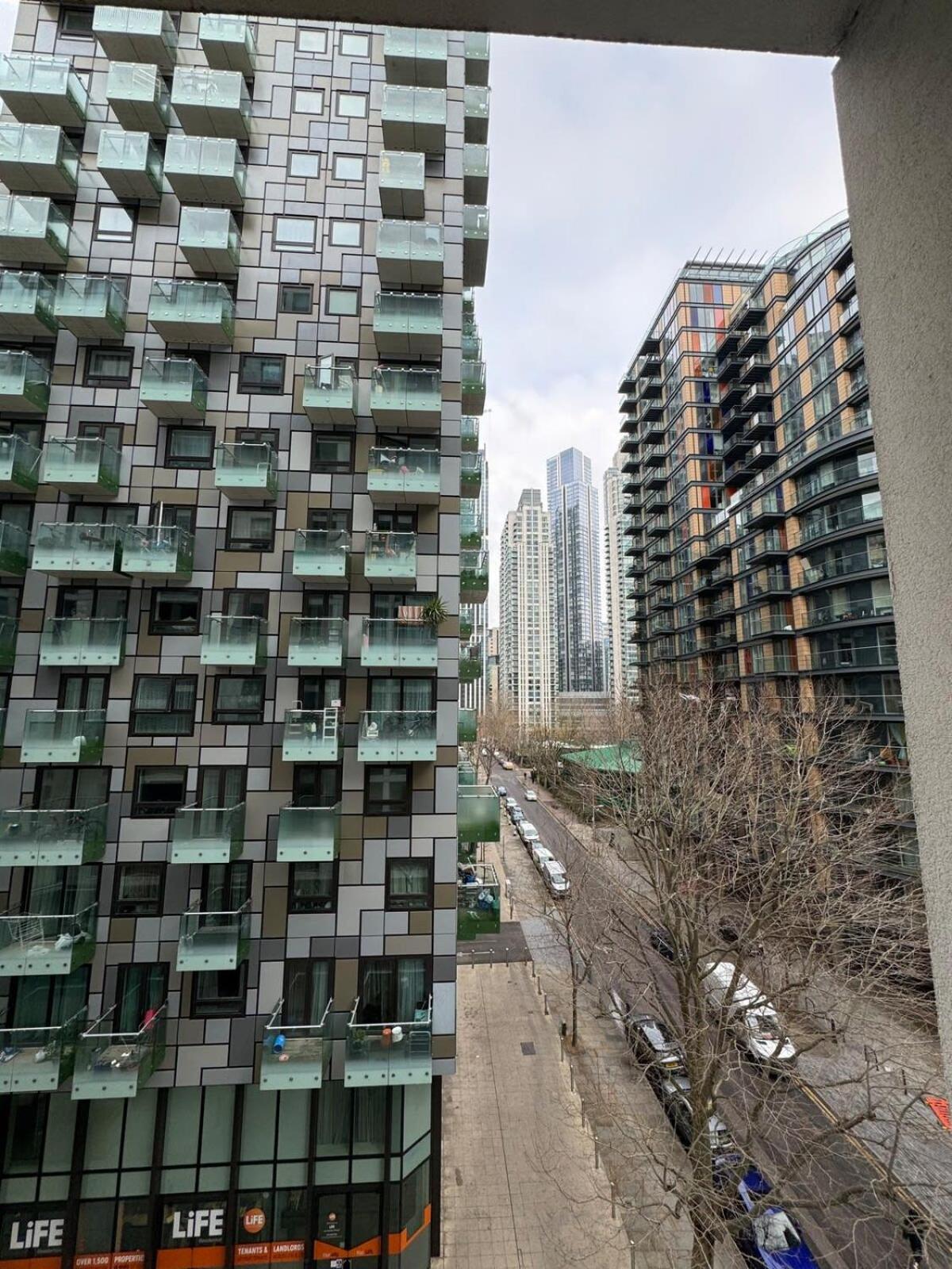 Contemporary 2bd Flat Wbalcony Canary Wharf! * Londres