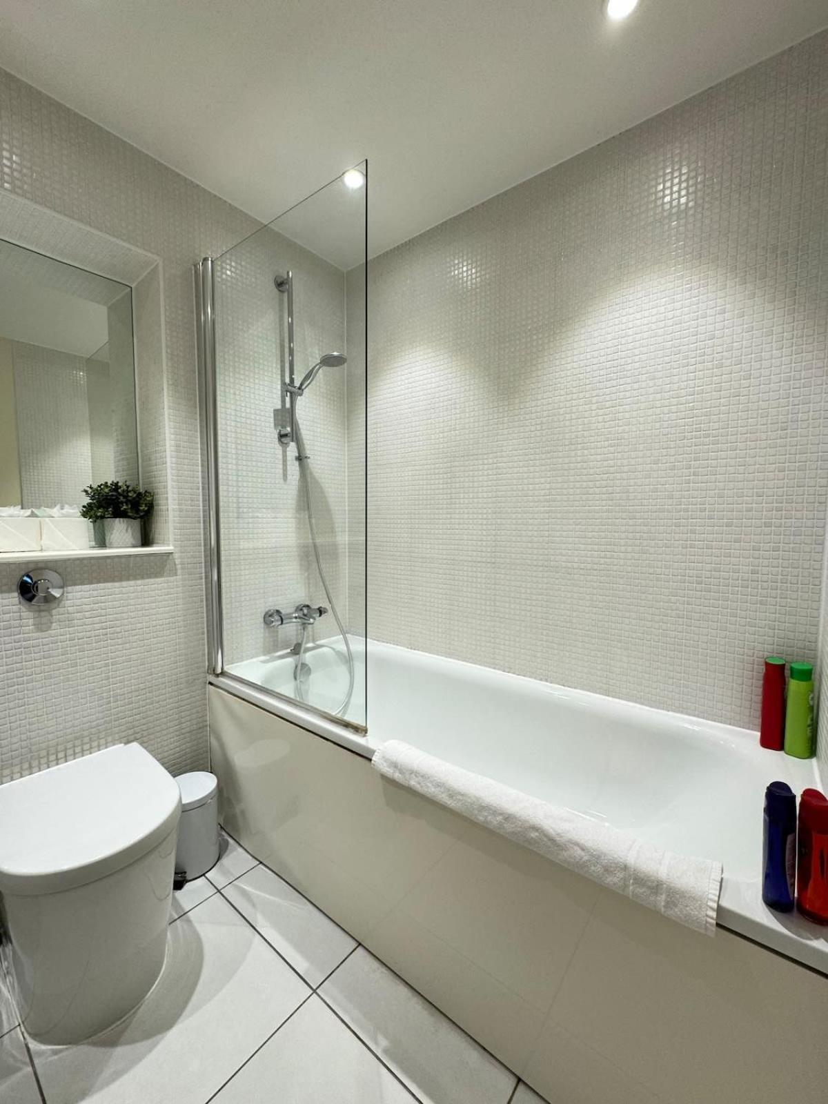 Appartement Contemporary 2bd Flat Wbalcony Canary Wharf! *