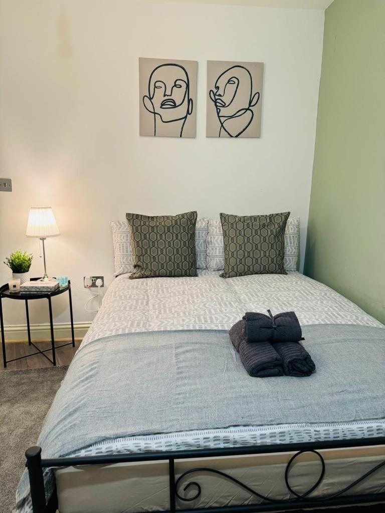 Willesden J Guest 4 * Londres
