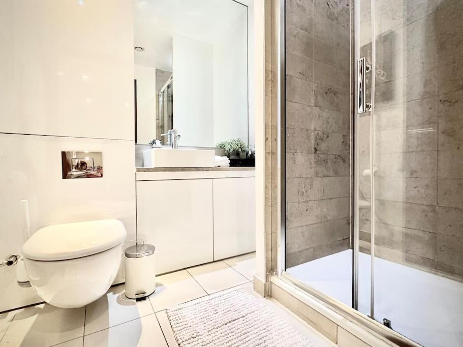 Modern 2 Bedroom In Central