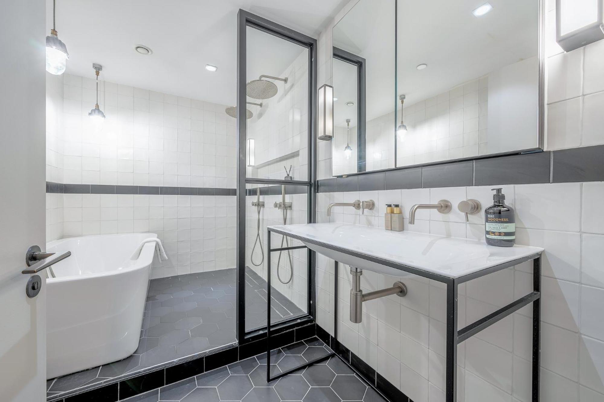 The Soho Star Apartment