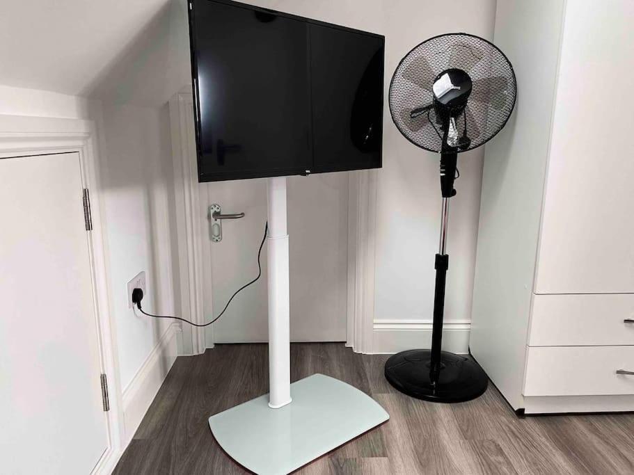 Lively Loft 30min To * London