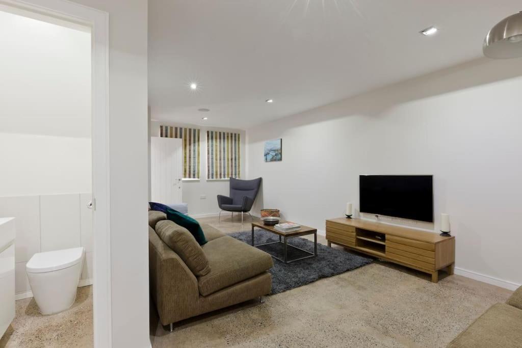 Modern Town House In Barnes, West Holiday home *