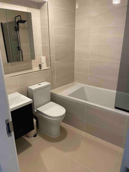 6 Bedroom In A 3 Building Complex, Great For Large Group Bookings, Location Apartamento