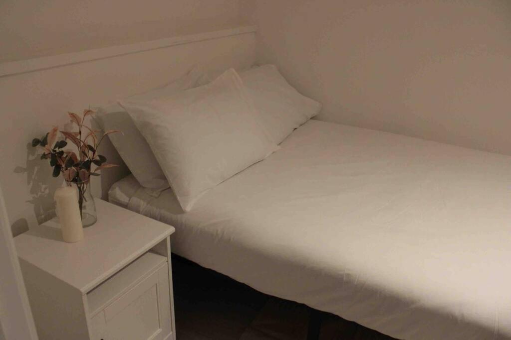 Apartamento 6 Bedroom In A 3 Building Complex, Great For Large Group Bookings, Location