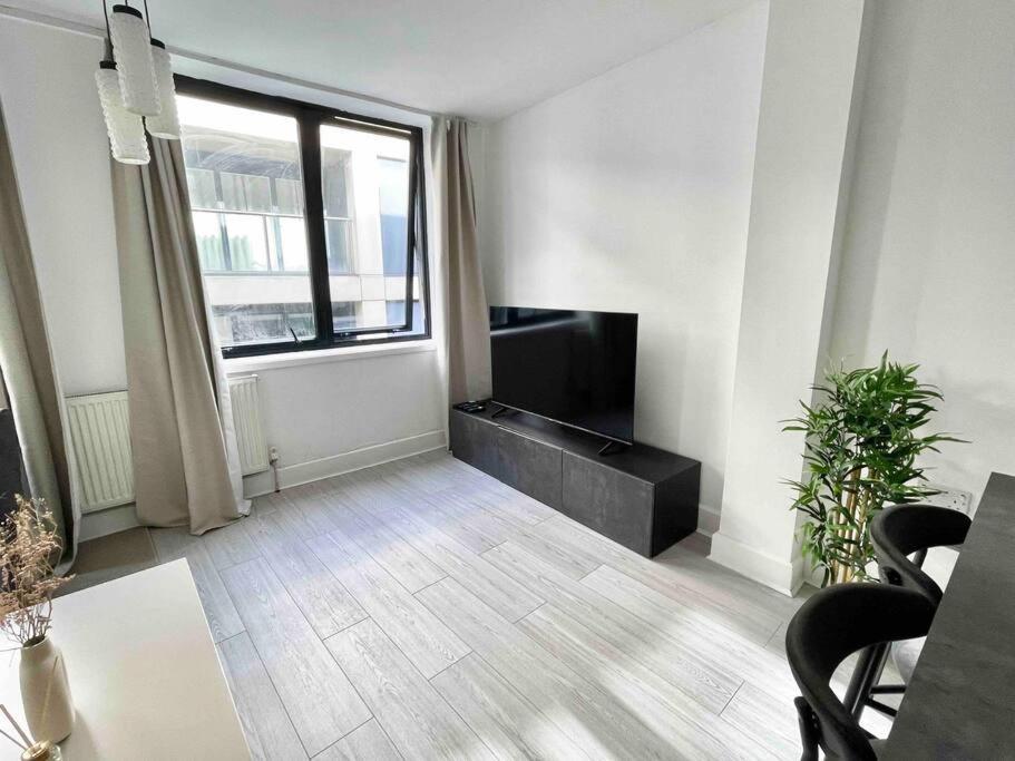 6 Bedroom In A 3 Building Complex, Great For Large Group Bookings, Location Appartement Londen