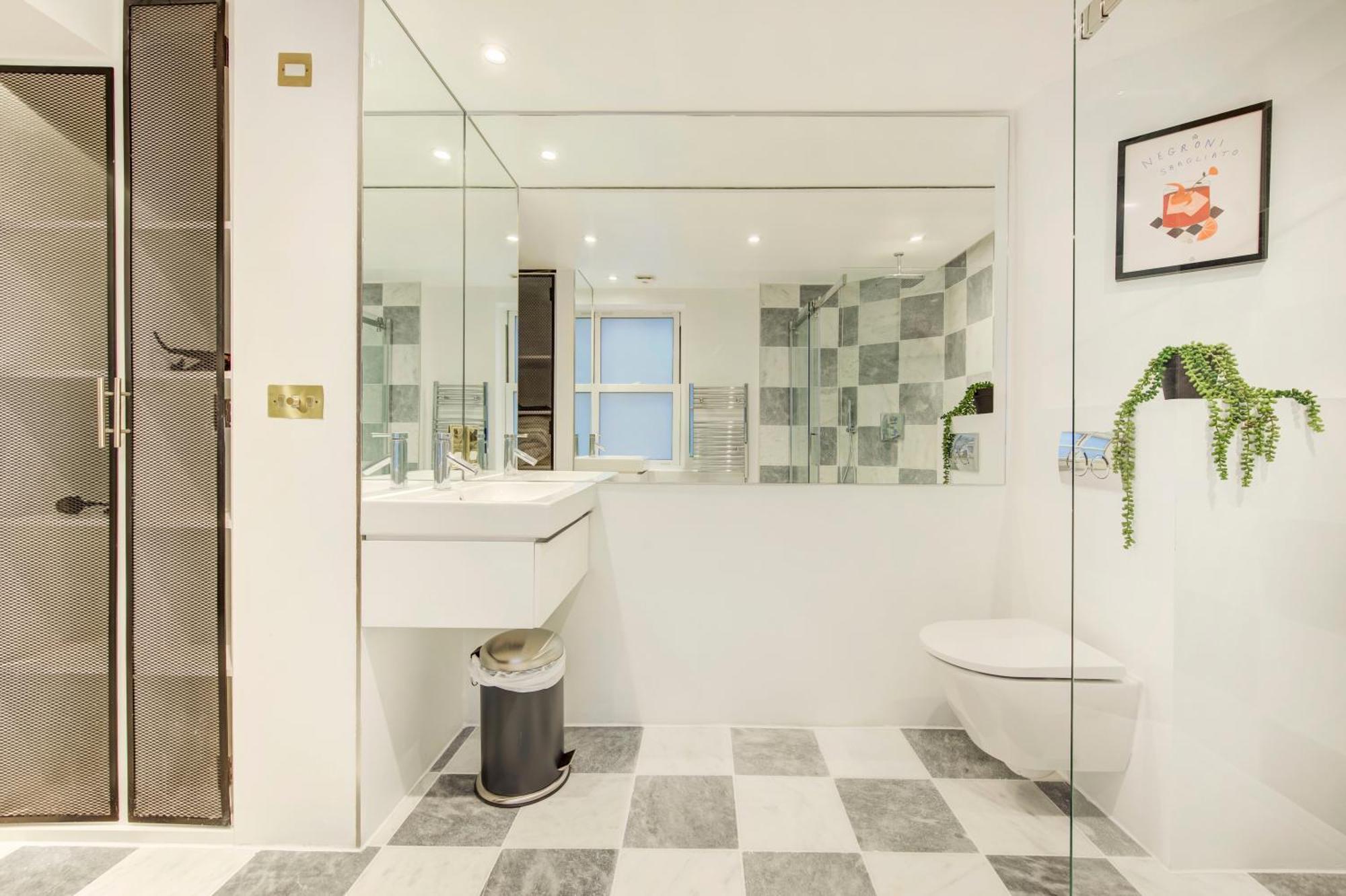 Prime Location Marylebone 4 Bed Designer Flat * London