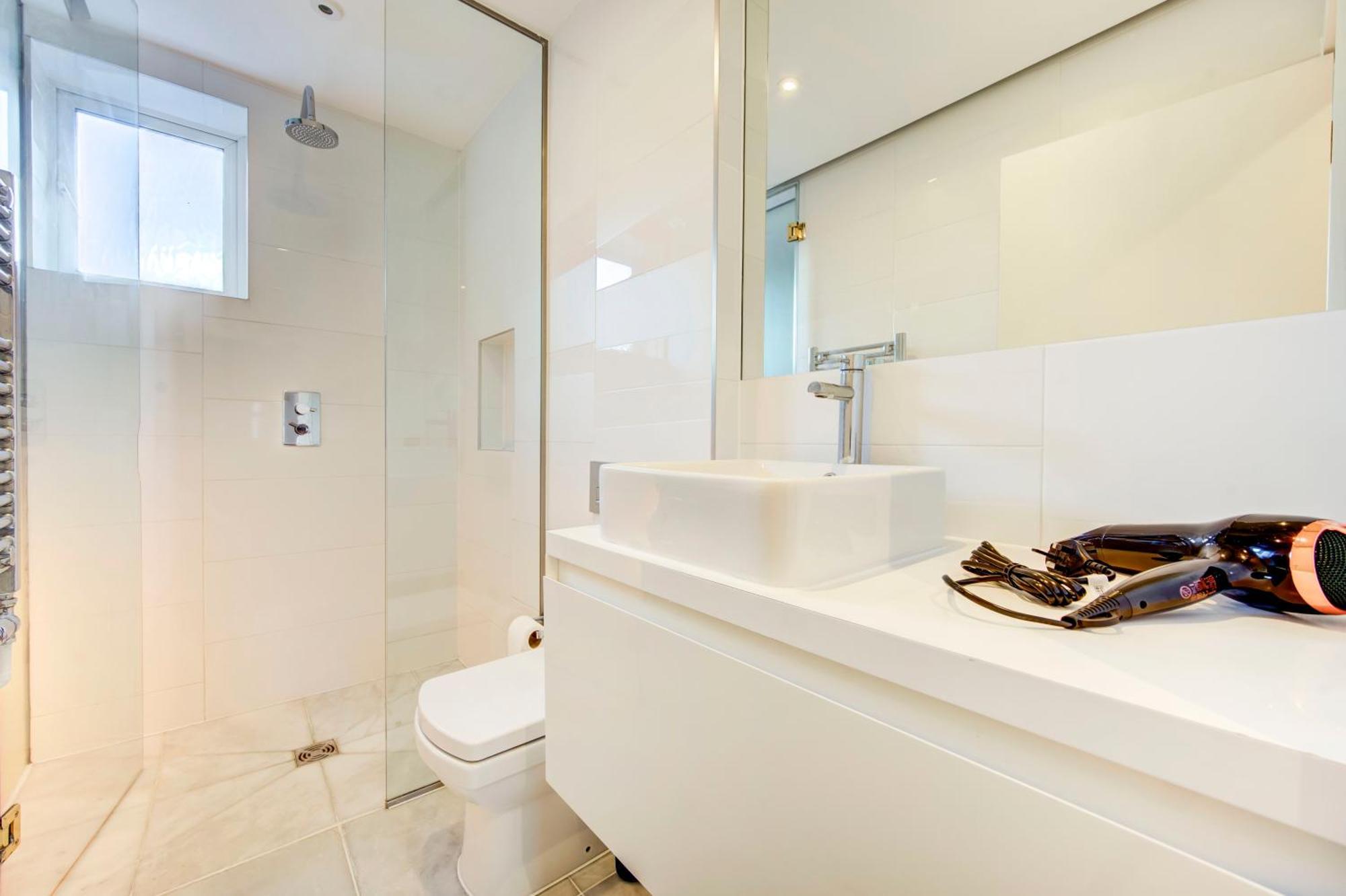 Prime Location Marylebone 4 Bed Designer Flat London