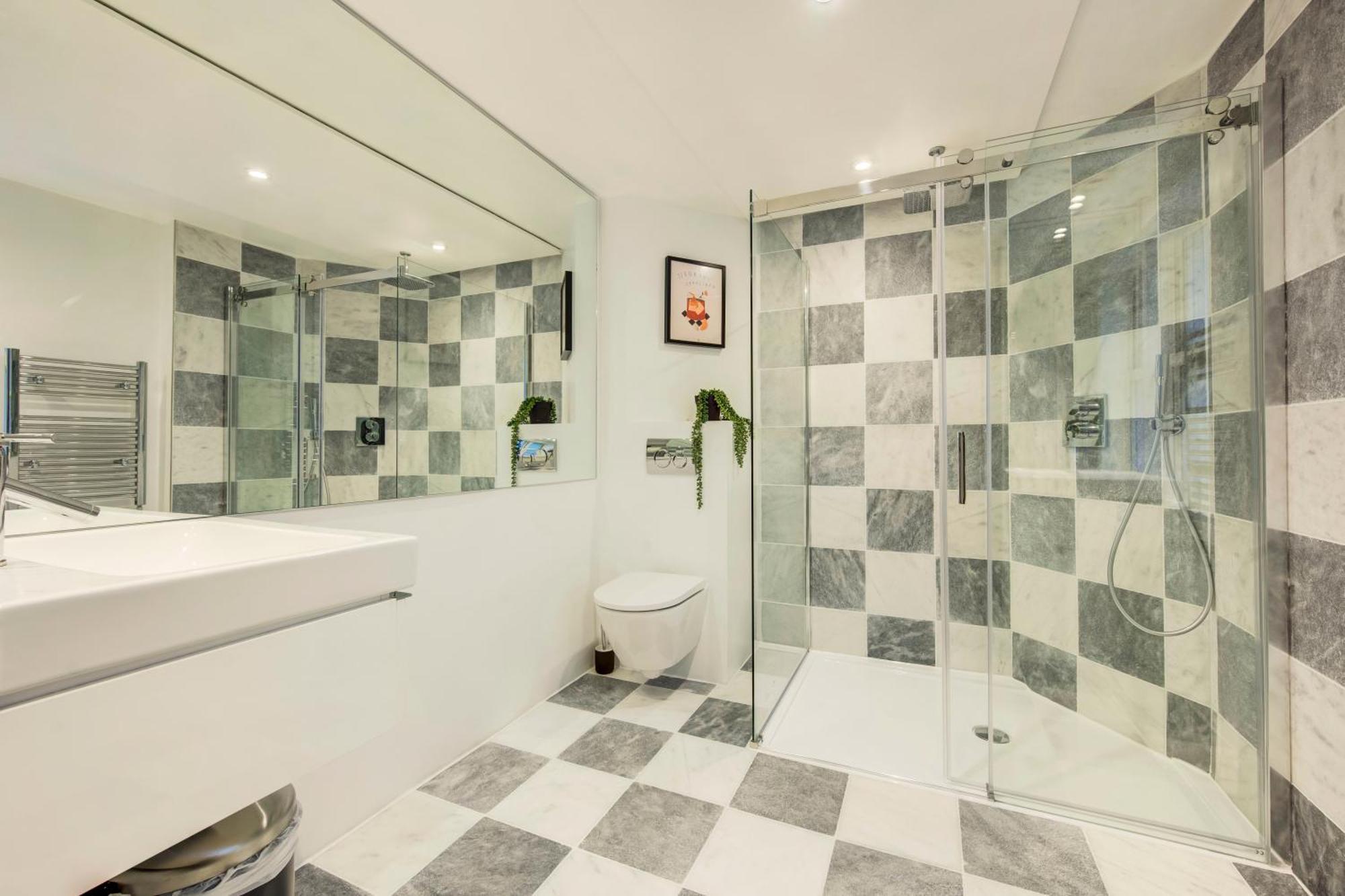 Prime Location Marylebone 4 Bed Designer Flat Apartment *
