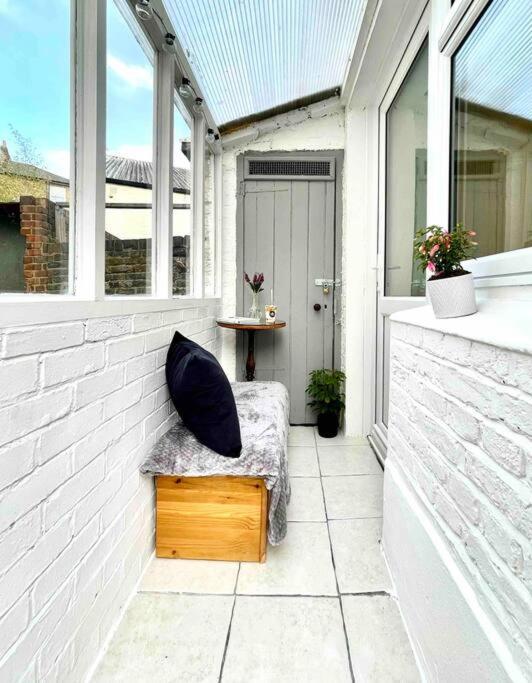 Appartement A Ground Floor Flat With Garden