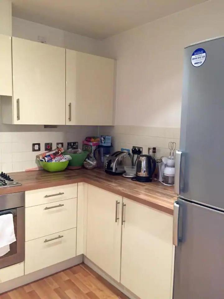 1 Or 2 Ppl Near Excel, O2, Canary Wharf - *