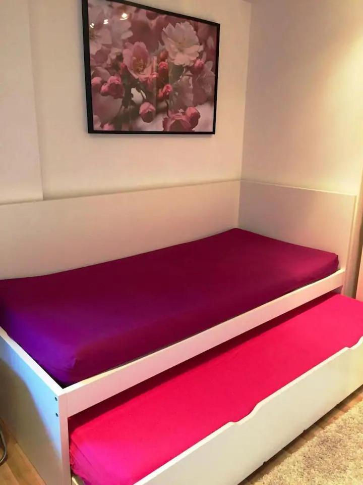 1 Or 2 Ppl Near Excel, O2, Canary Wharf -
