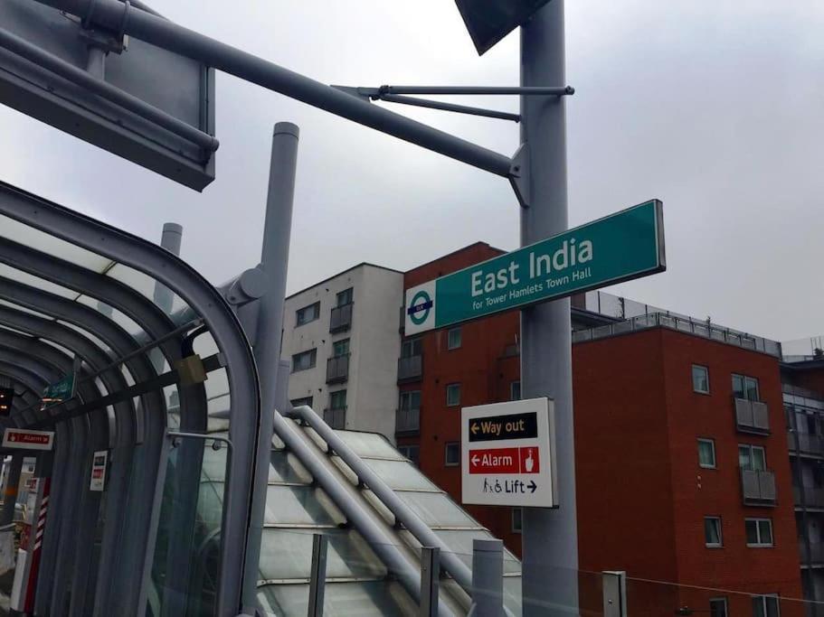 1 Bedroom Flat Near Excel, O2, Canary Wharf - Apartment *