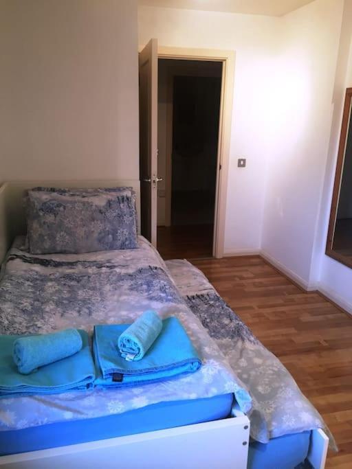 1 Bedroom Flat Near Excel, O2, Canary Wharf - Apartment London