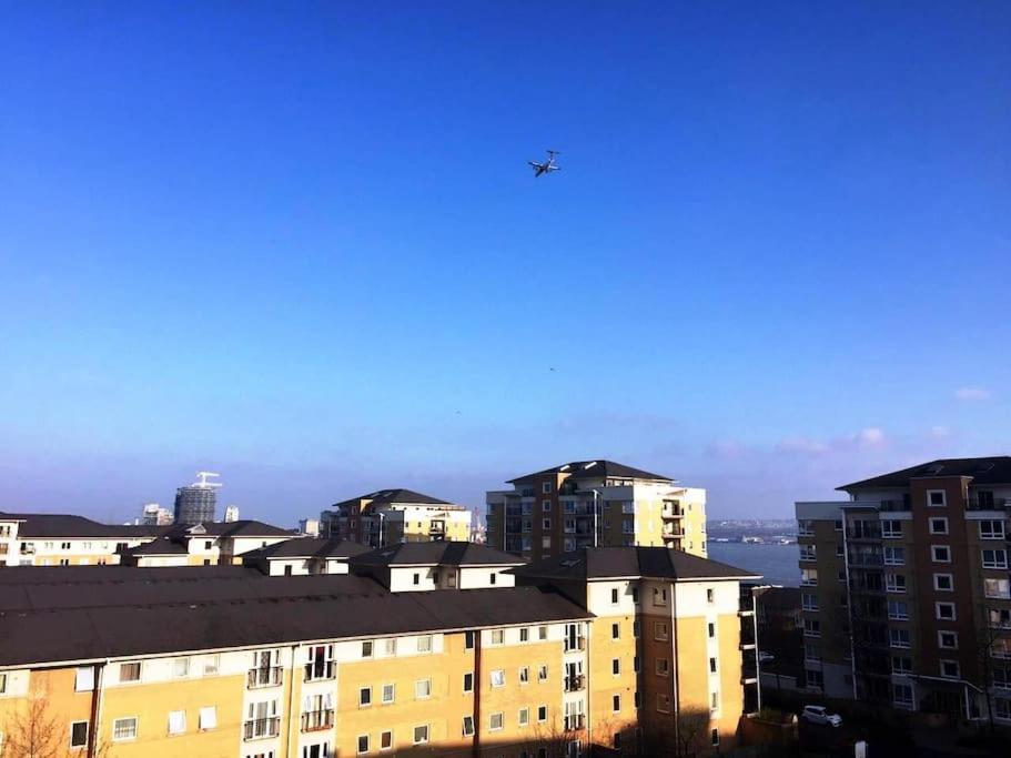 1 Bedroom Flat Near Excel, O2, Canary Wharf -