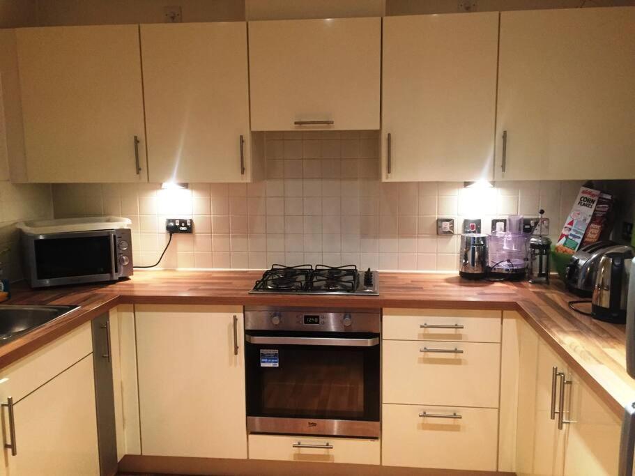 Apartment 1 Bedroom Flat Near Excel, O2, Canary Wharf -