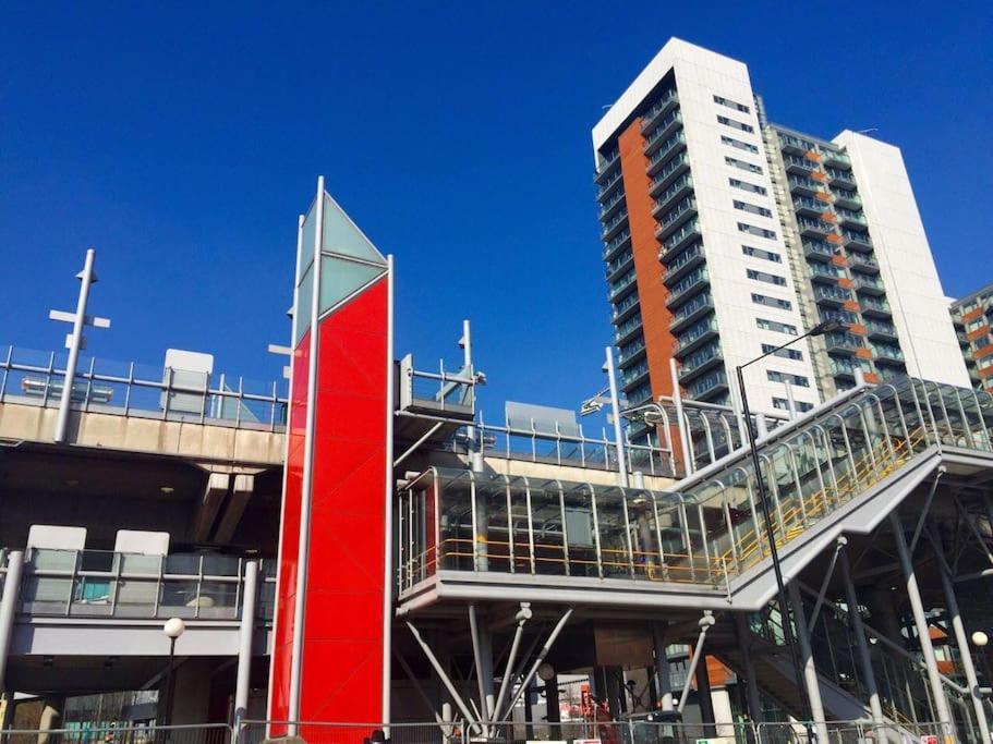 1 Bedroom Flat Near Excel, O2, Canary Wharf - *