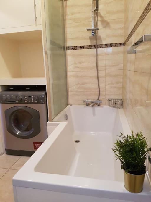 Cozy Flat, 5 Minute Walk To Oxford Circus Apartamento