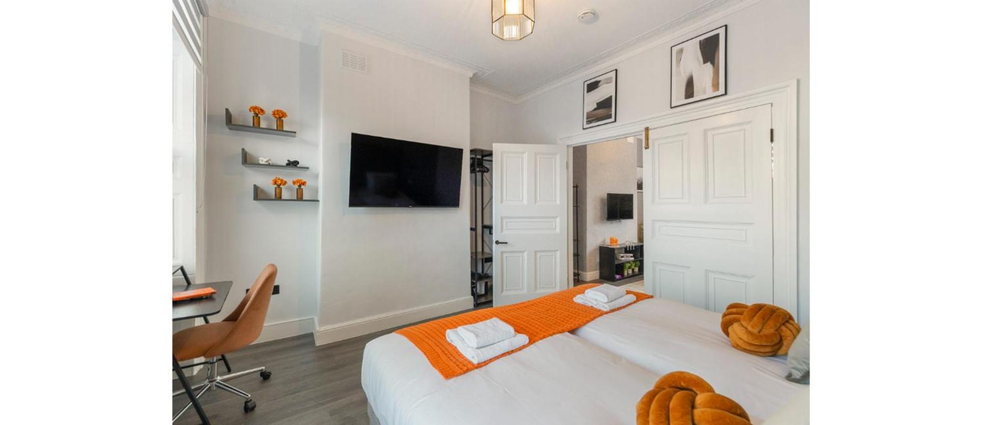 Simplicity Meets Warmth: 1-bed Delight Londen