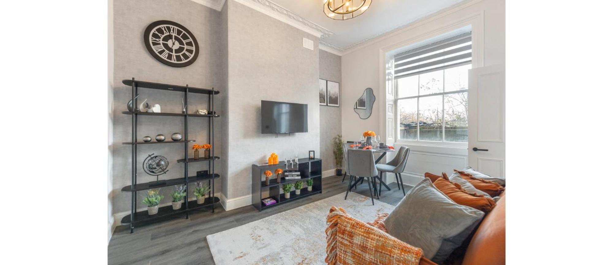 Simplicity Meets Warmth: 1-bed Delight * Londen