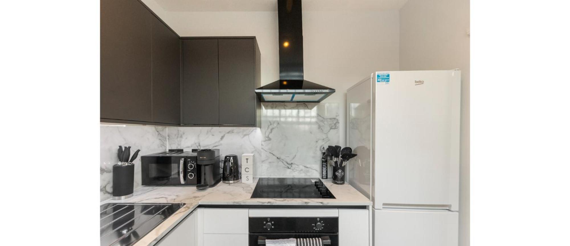 Appartement Simplicity Meets Warmth: 1-bed Delight