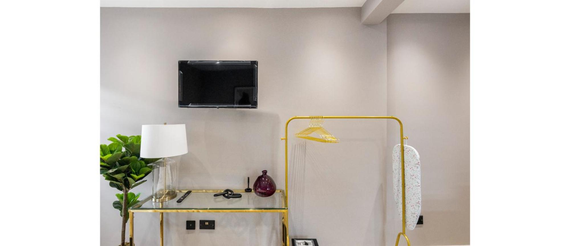 The Relaxation Station: Fun And Comfort Collide Appartement