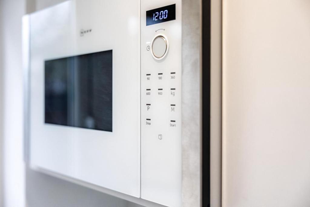 Luxurious 2 Bedroom Flat With Parking And Garden, 5 Mins Walk To Train Station And Bus Stop Opposite Appartement