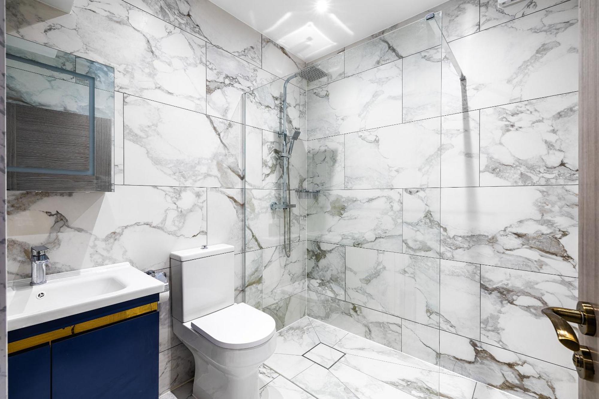 Luxurious 2 Bedroom Flat With Parking And Garden, 5 Mins Walk To Train Station And Bus Stop Opposite Appartement Londres