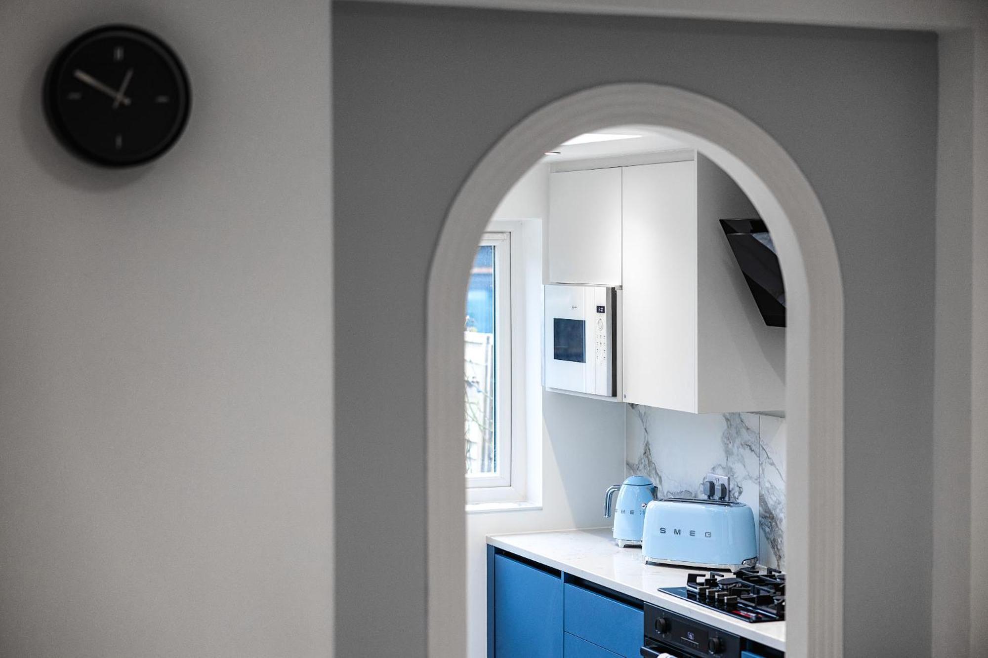 Appartement Luxurious 2 Bedroom Flat With Parking And Garden, 5 Mins Walk To Train Station And Bus Stop Opposite