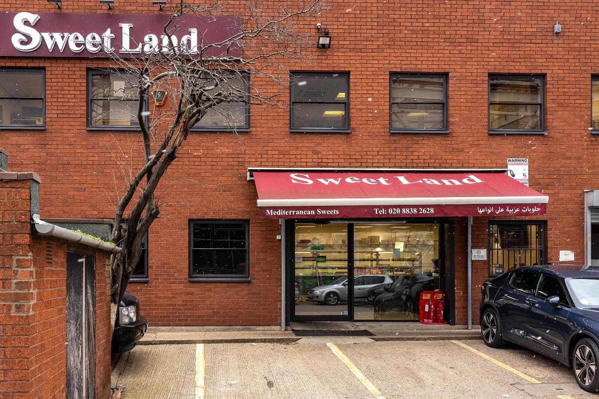 Luxurious 2 Bedroom Flat With Parking And Garden, 5 Mins Walk To Train Station And Bus Stop Opposite Appartement Londres