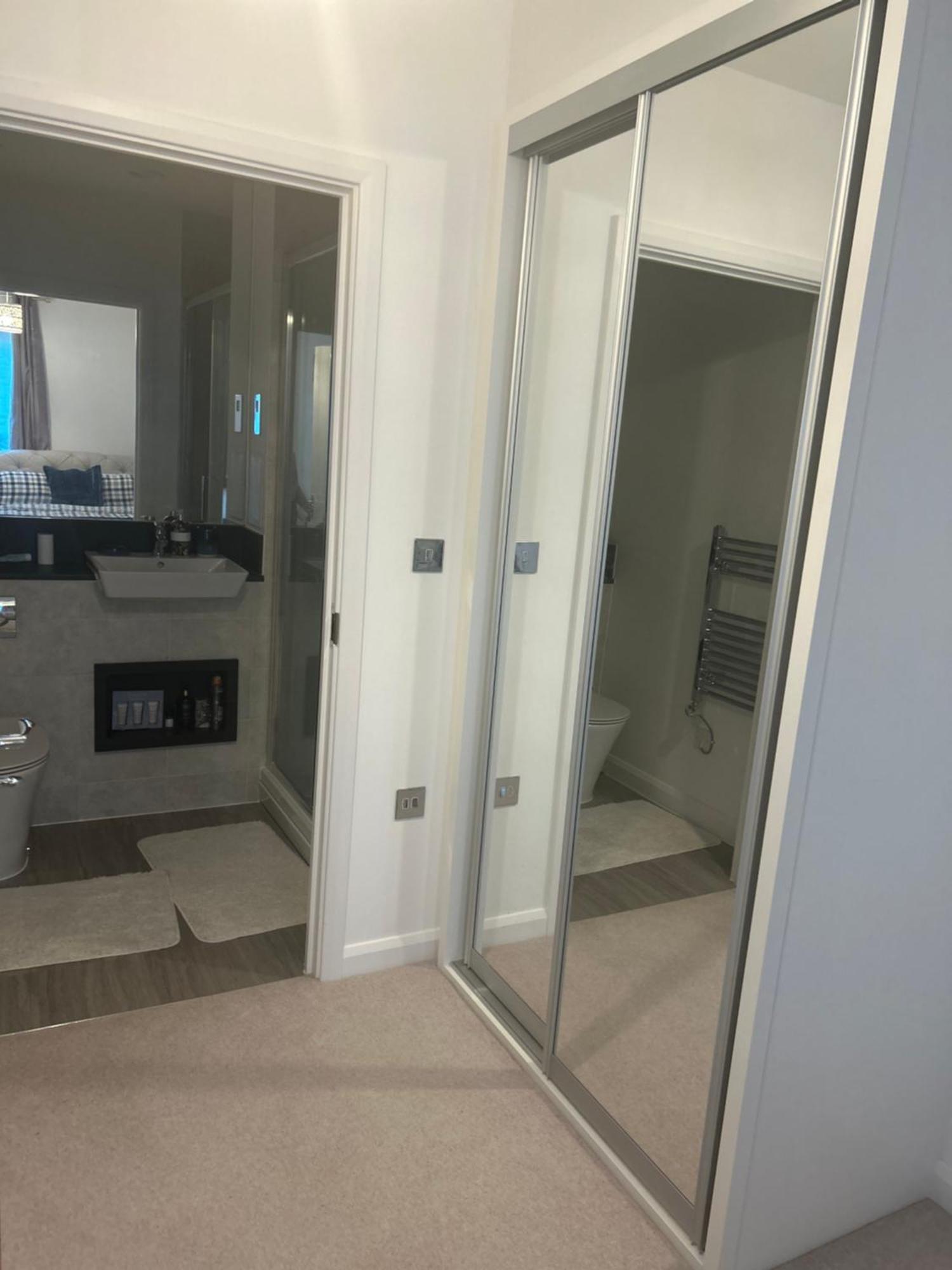 En-suite Double In A Shared Close To