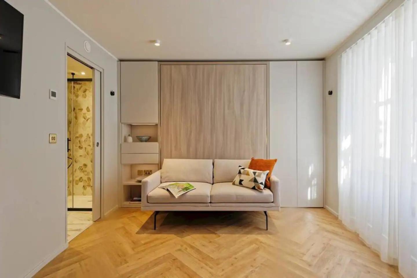 Renovu Premium Homes In Kensington Apartamento