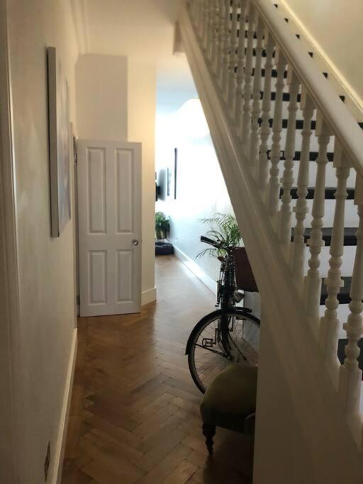 Stunning Modern Large 5 Bed House Willesden Londres