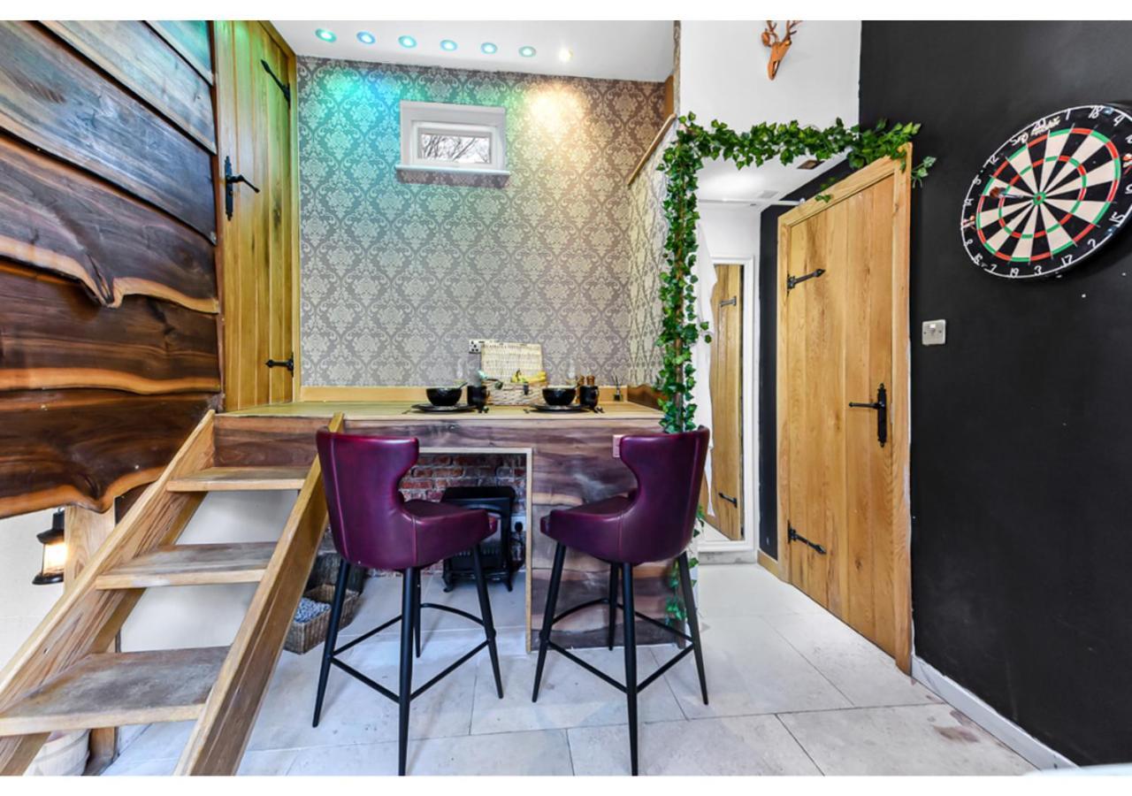Apartment Charming Log Cabin With Hot Tub & Grill London
