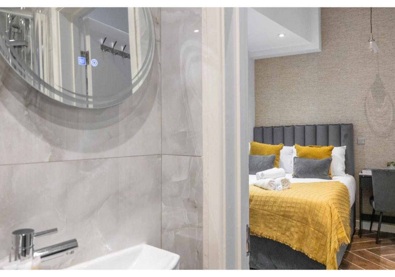 Compact Comfort: Your Basecamp Appartement *