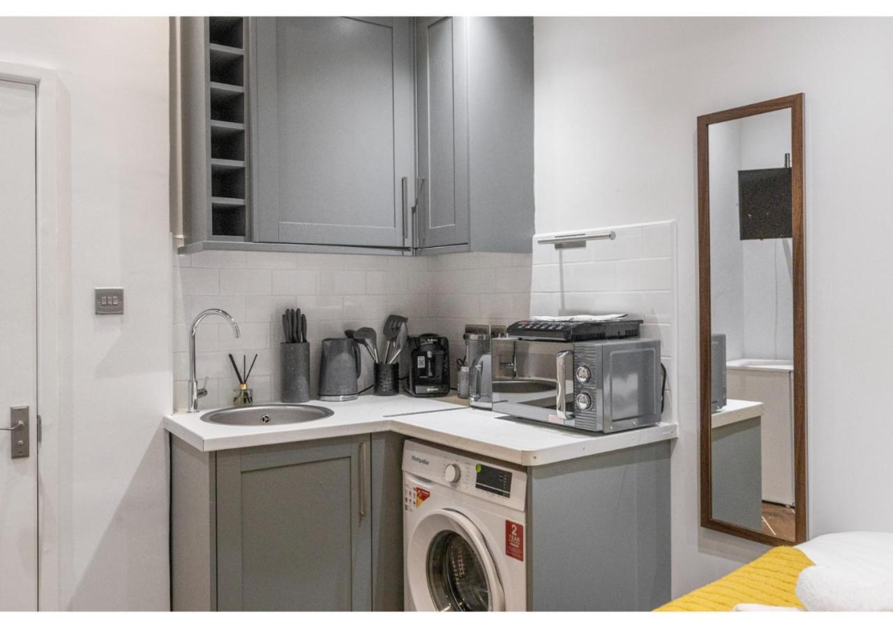 Compact Comfort: Your Basecamp Appartement