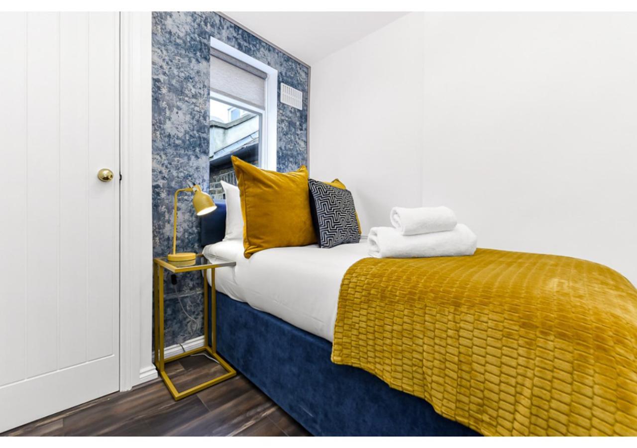 Apartment Cozy Bliss Escape: Family - Friendly Getaway London