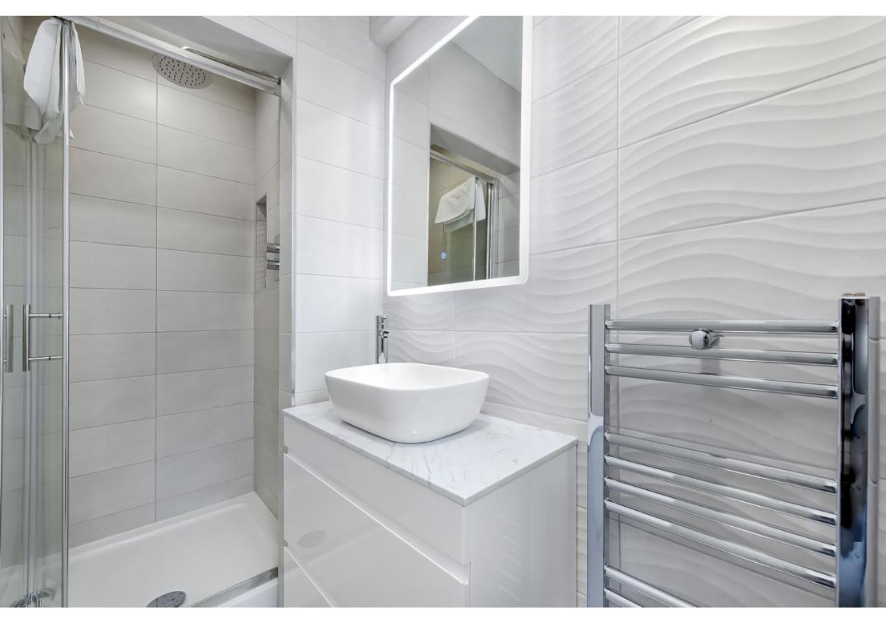 Lovely 4 Bedroom With Outdoor Space! Apartamento