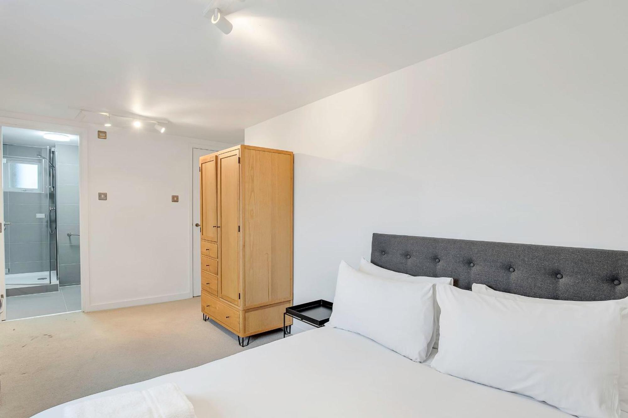 Bright And Spacious Belgravia *