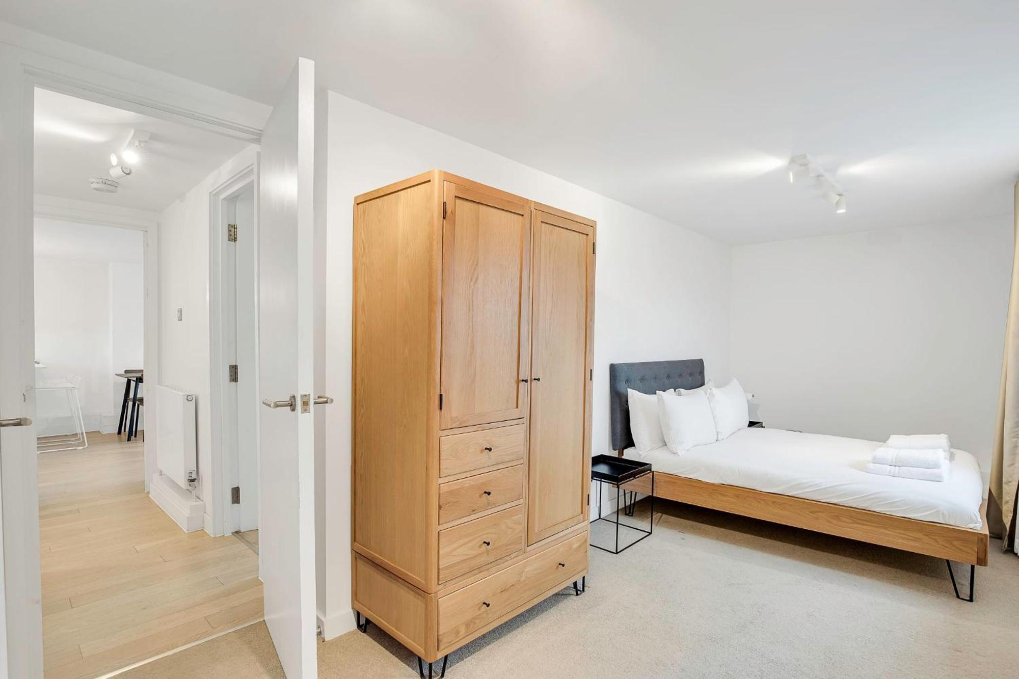 Bright And Spacious Belgravia *