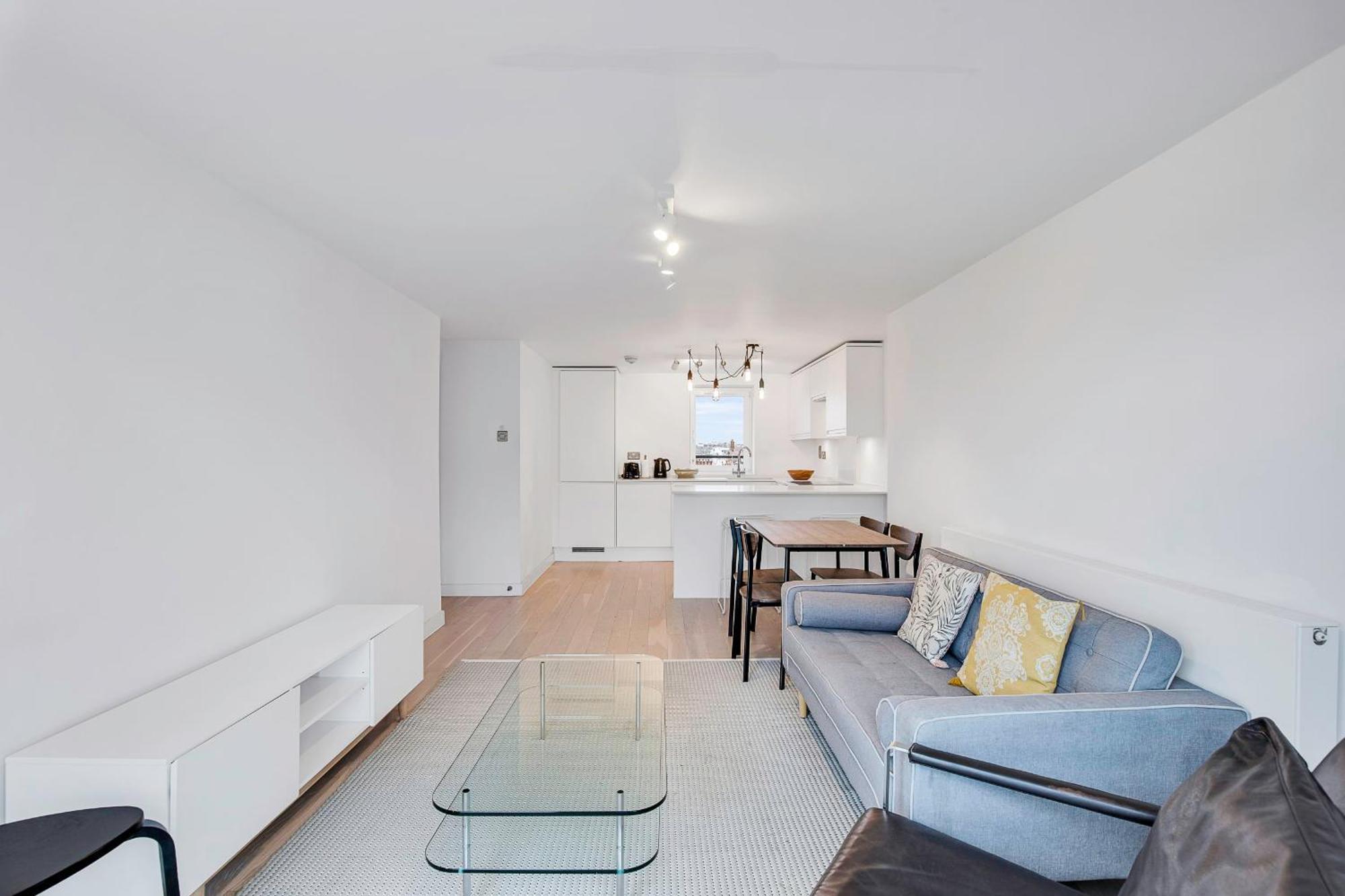 Bright And Spacious Belgravia Apartment