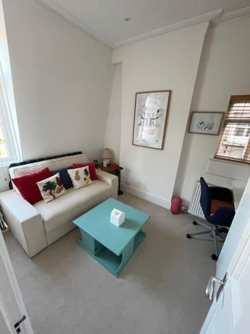 Beautiful 3 Bed In Leafy Hampstead Appartement