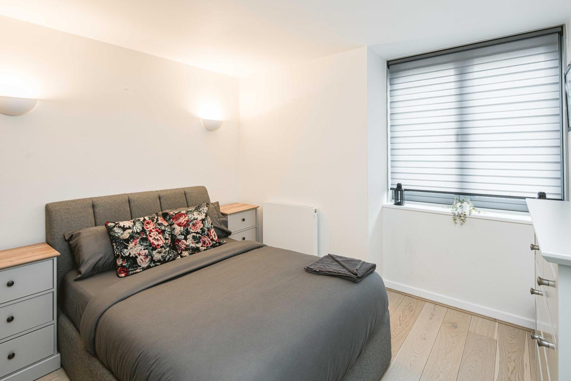 Beautiful Penthouse With Private Terrace In Greenwich Peninsula