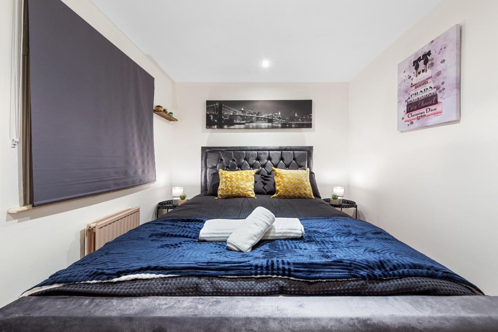 Appartement Deluxe - 1 Min Away From Camden Market And Station Londen