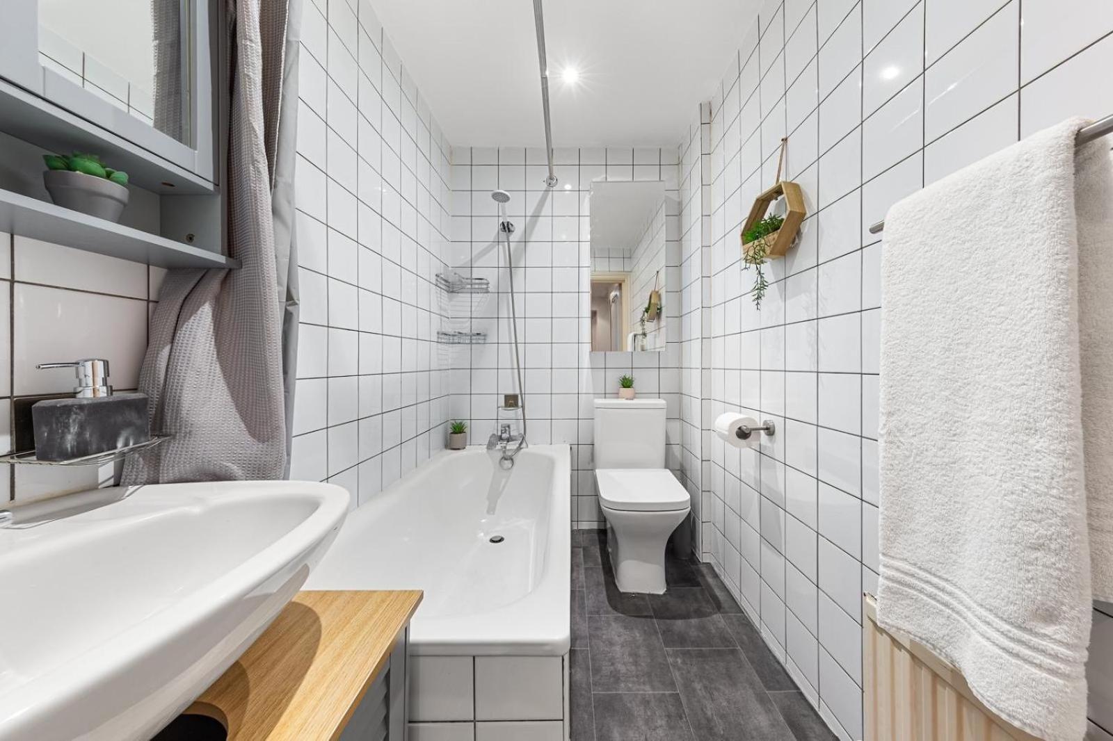 Deluxe - 1 Min Away From Camden Market And Station * Londen