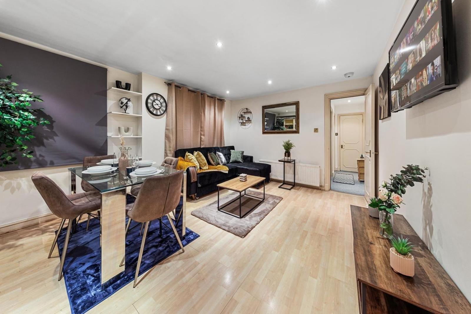 Appartement Deluxe - 1 Min Away From Camden Market And Station Londen