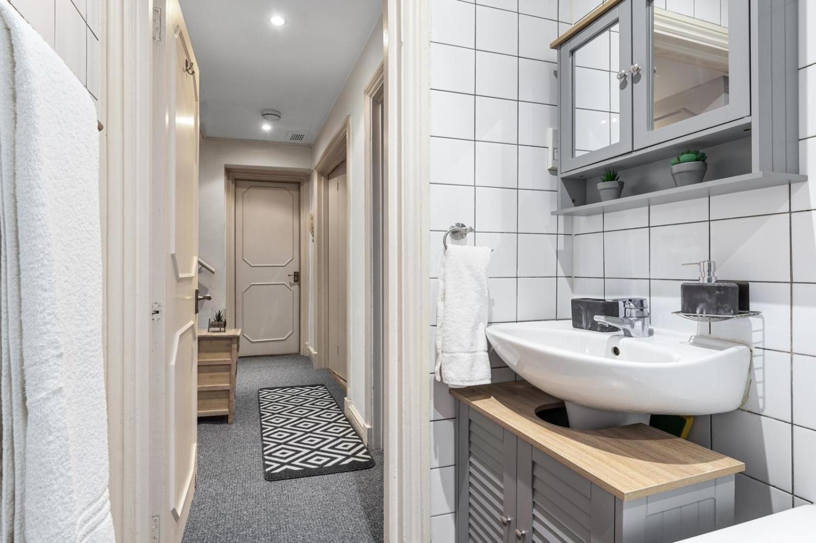 Deluxe - 1 Min Away From Camden Market And Station * Londen