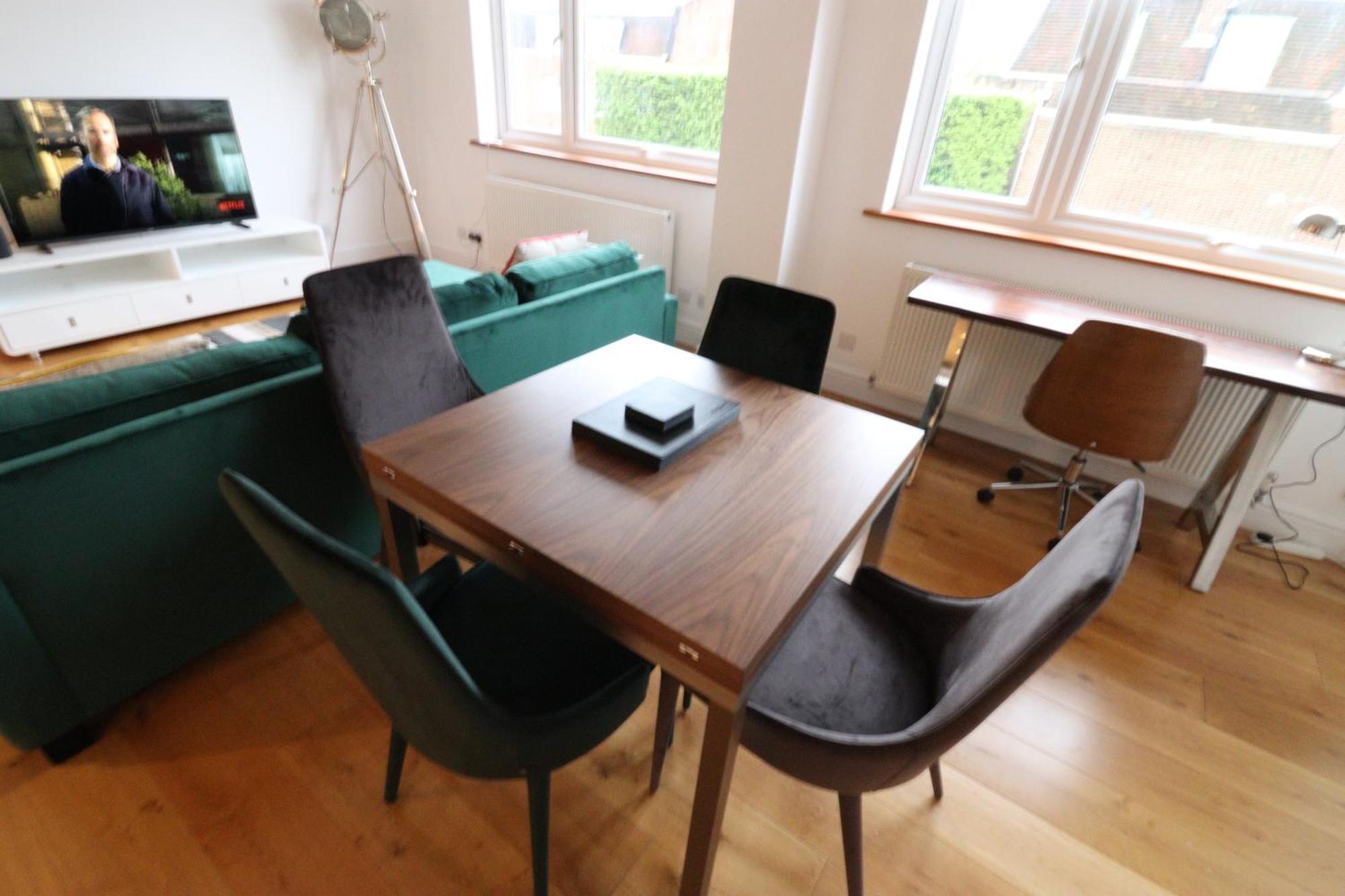 Garland Lovely Apartment, St John's Wood