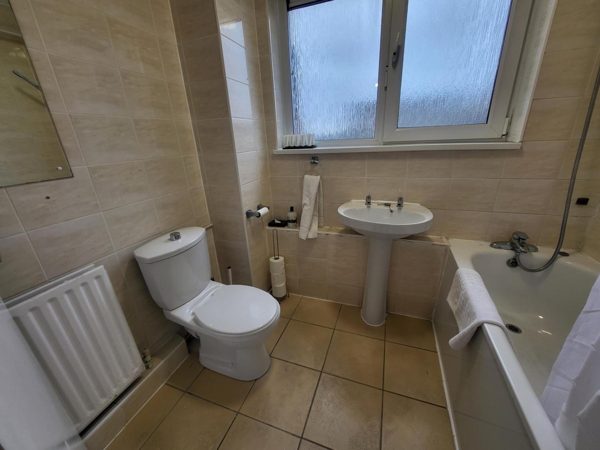 Garland Modern Spacious Flat, *