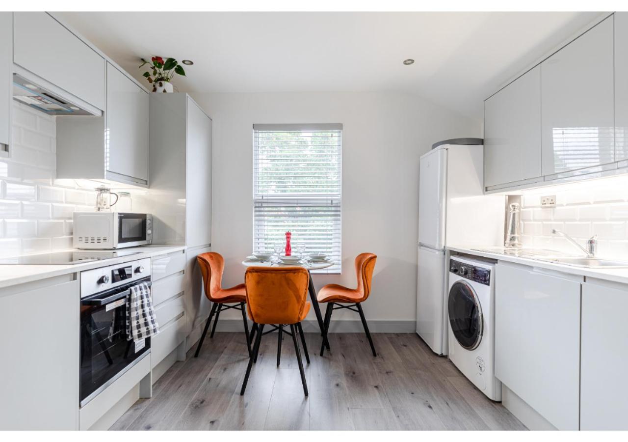 Cozy And Stylish 2 Bedroom Flat In Greater